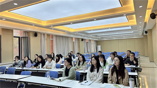 名師引領(lǐng)明方向，專題培訓(xùn)促成長——石家莊財(cái)經(jīng)商貿(mào)學(xué)校開展青年教師專題培訓(xùn)